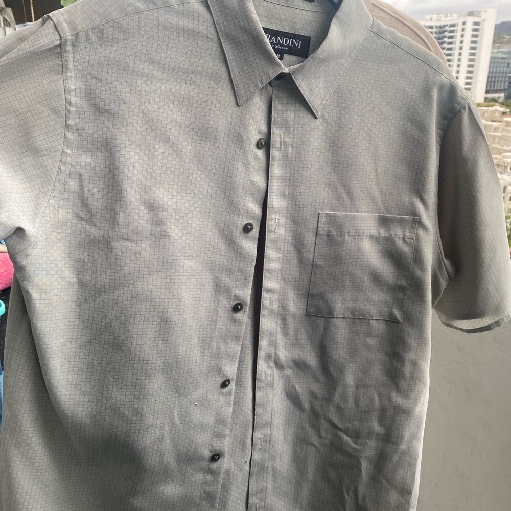 Assorted Button-Up Shirts - Picture 6 of 14